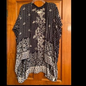 Loft Navy and White Kimono Size XS/S